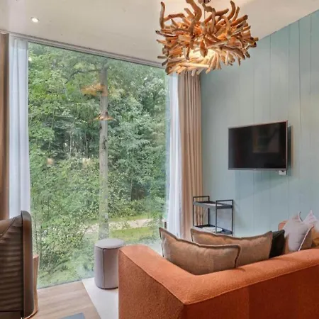 Modern Retreat With Rooftop 펜션