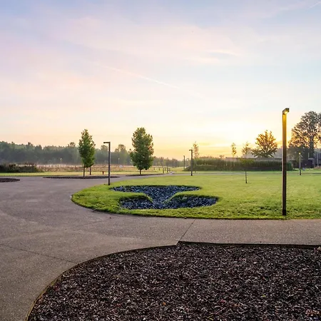 Modern Retreat With Rooftop Antoing