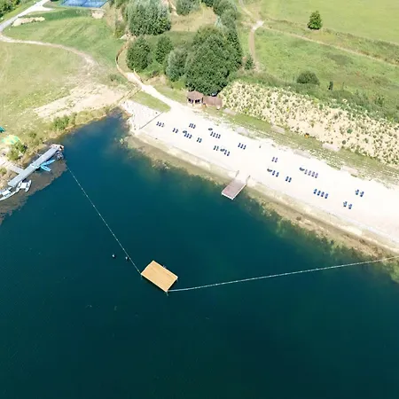 Modern Retreat With Rooftop 펜션 *